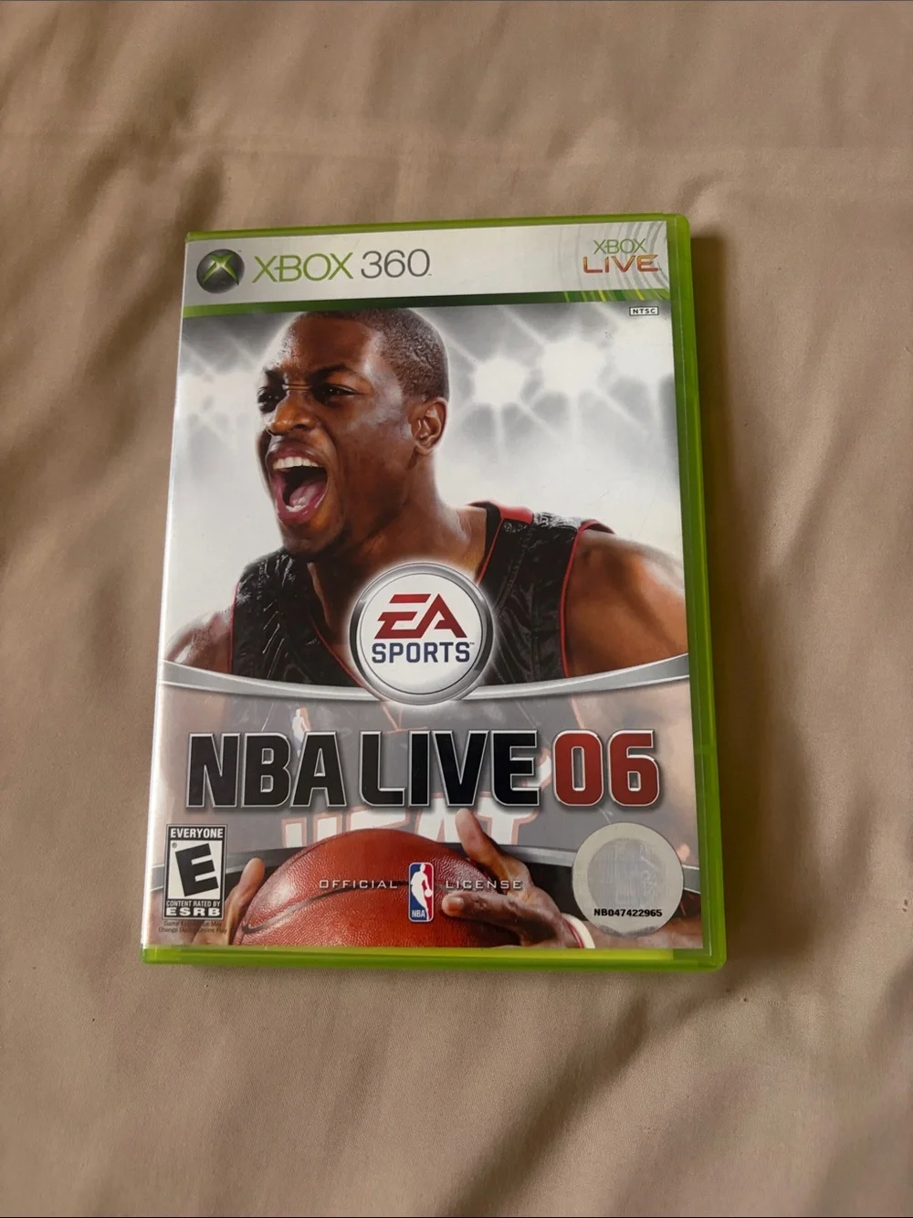 NBA Live 06 Xbox 360 Game – Bright Neon Green Case